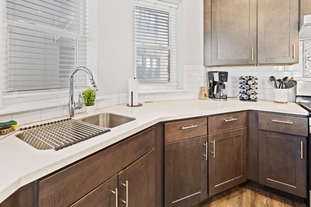 Modern 4Br 2Ba Apt Steps To The Beach Open Living Атлантик Сити Экстерьер фото